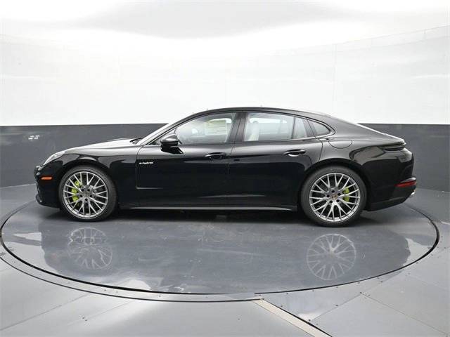 2026 Porsche Panamera E-Hybrid 4 photo 2