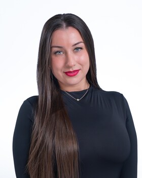 Staff member Claudia Zapiec from ID_756b81