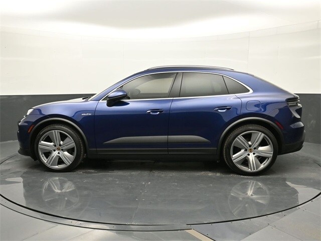 2024 Porsche Macan Electric 4 photo 2