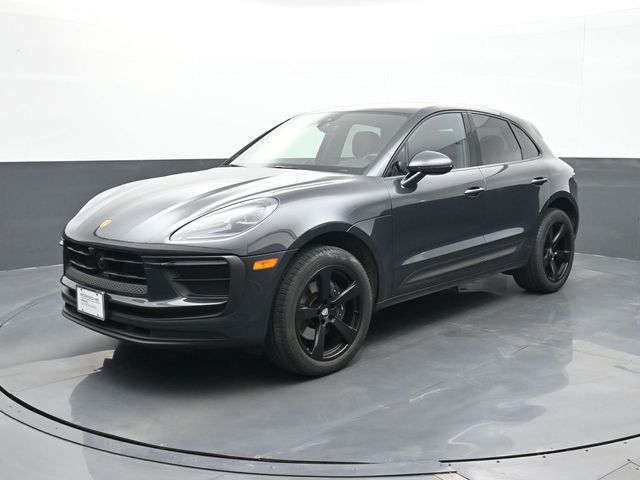 2023 Porsche Macan's photo