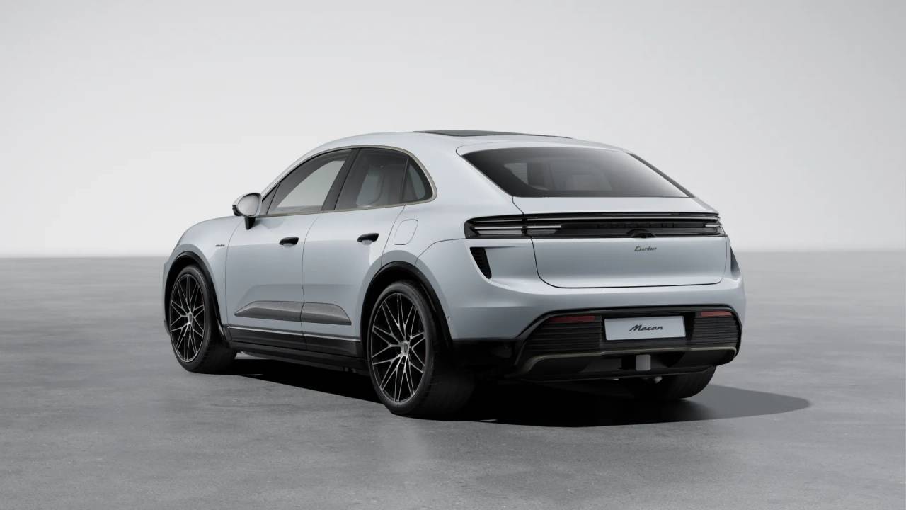 2025 Porsche Macan Electric Turbo photo 3
