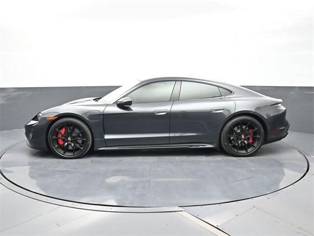 2023 Porsche Taycan GTS photo 2