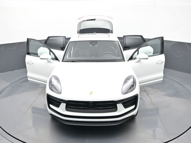 2025 Porsche Macan Base - Photo 32
