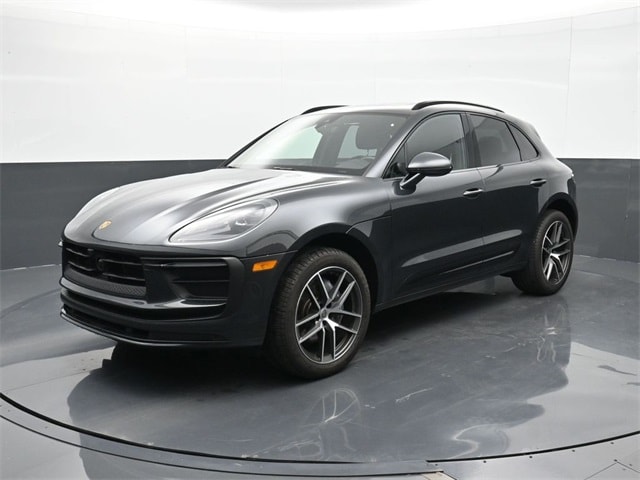 2025 Porsche Macan T