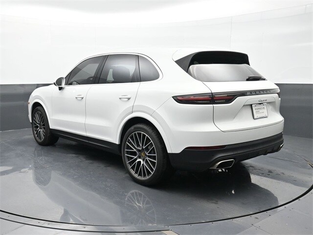 2021 Porsche Cayenne Base photo 3