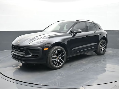 2025 Porsche Macan SUV