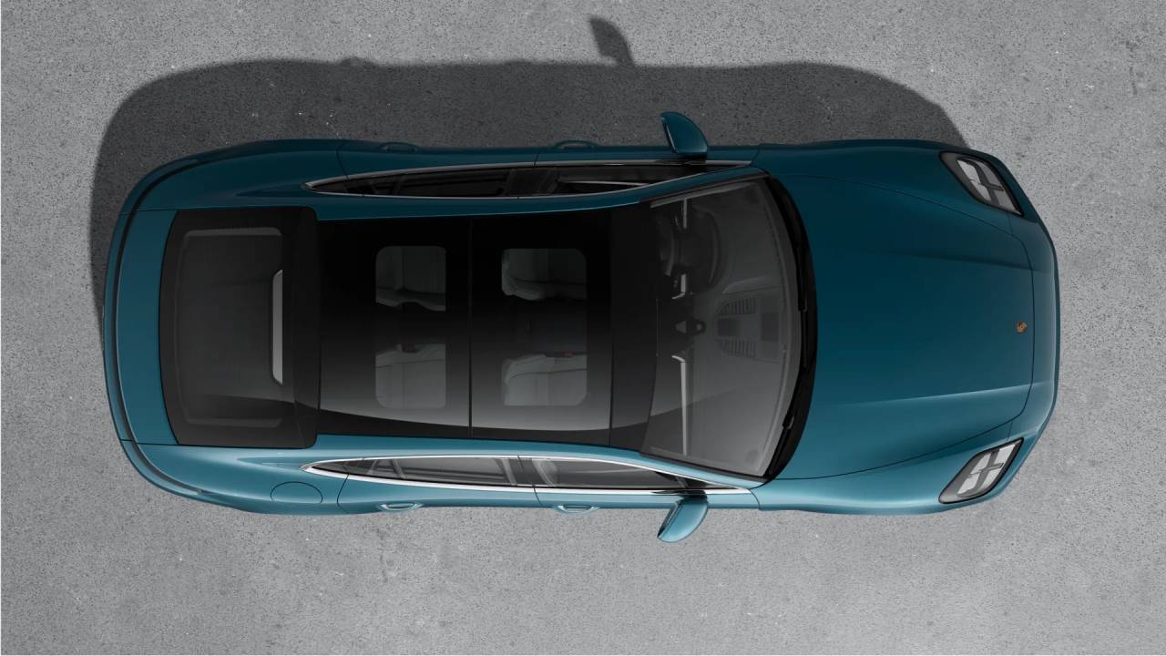 2025 Porsche Panamera 4 photo 4