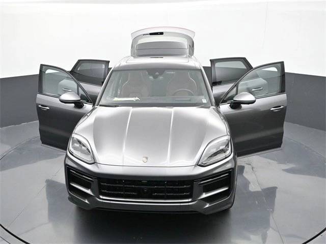 2025 Porsche Cayenne Turbo E-Hybrid - Photo 15