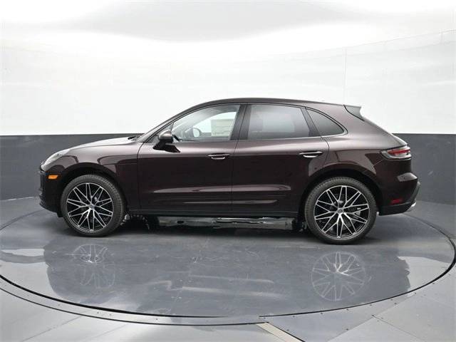 2026 Porsche Macan T photo 2