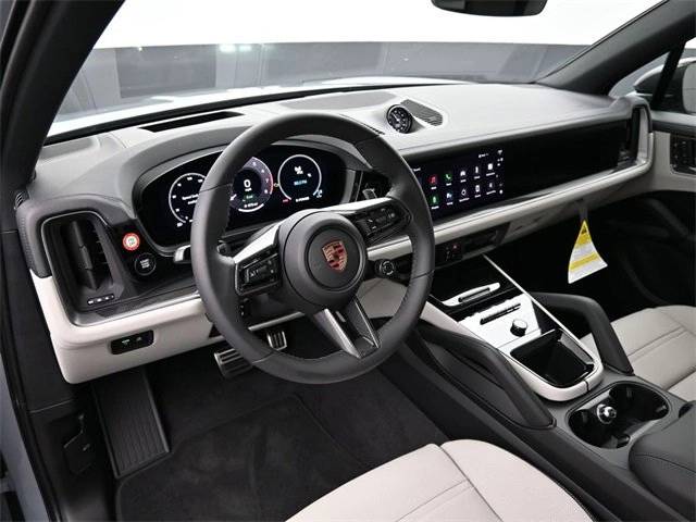 2025 Porsche Cayenne E-Hybrid S photo 4