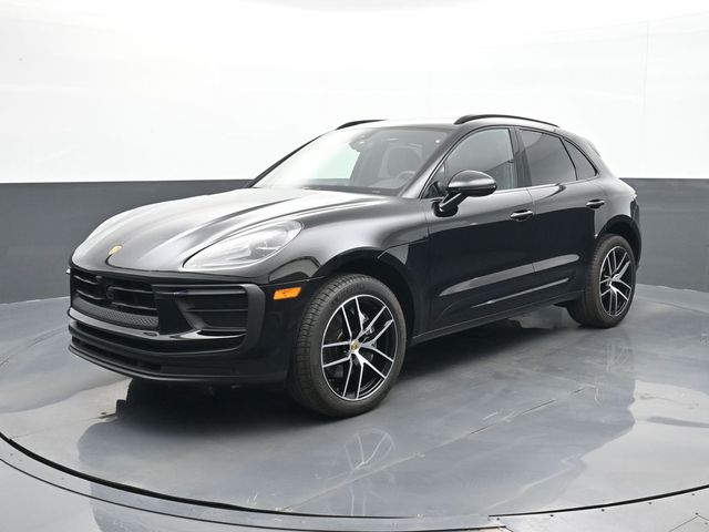 2025 Porsche Macan T