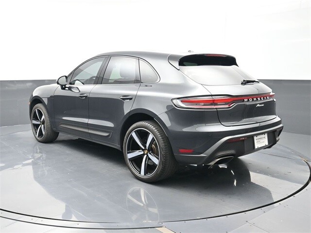 2022 Porsche Macan photo 3