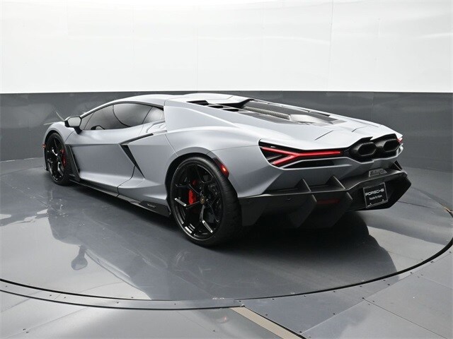 2024 Lamborghini Revuelto photo 3