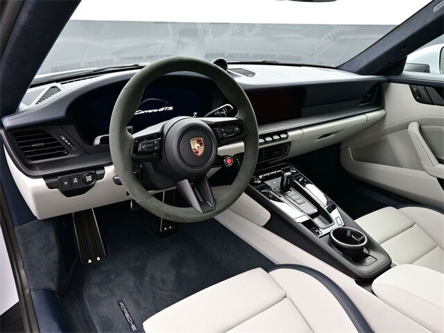 2026 Porsche 911 GTS photo 4