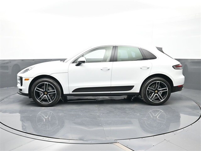 2021 Porsche Macan S photo 2