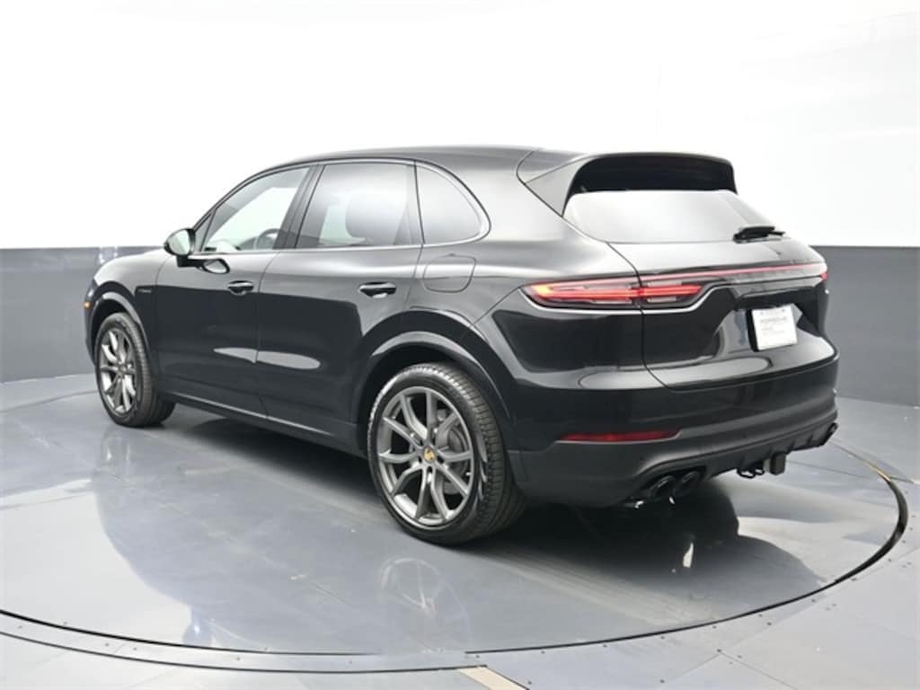 Certified 2023 Porsche Cayenne E-Hybrid Platinum Edition SUV