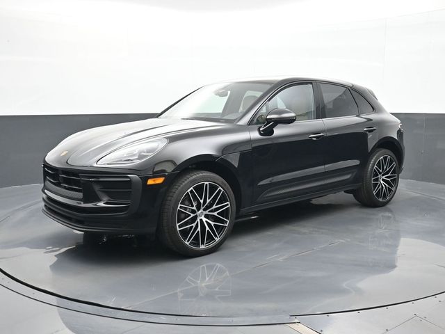2025 Porsche Macan -'s photo