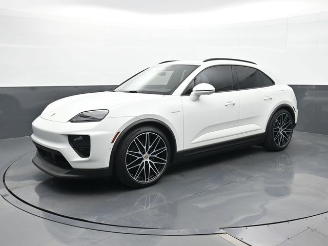 2025 Porsche Macan Base