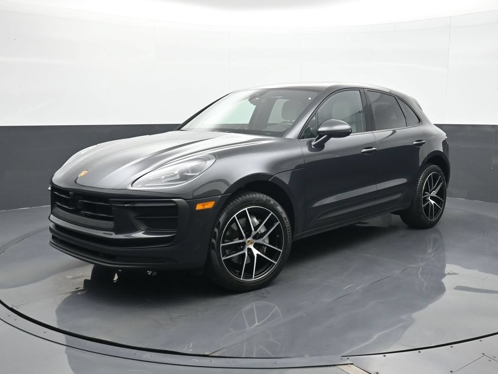 2023 Porsche Macan Base