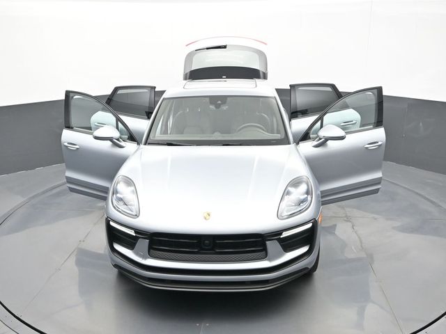 2025 Porsche Macan Base - Photo 32