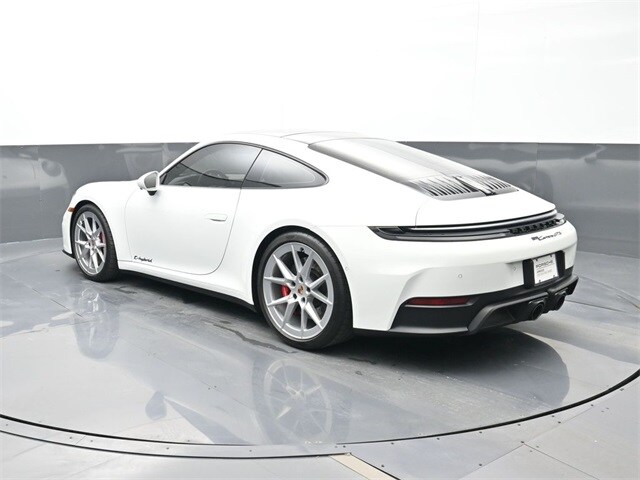 2025 Porsche 911 GTS photo 3