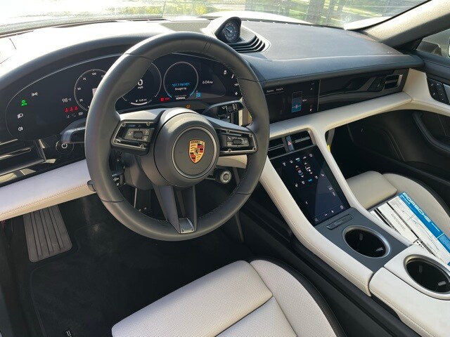 2025 Porsche Taycan 4S photo 4