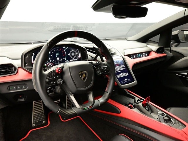 2024 Lamborghini Revuelto photo 4