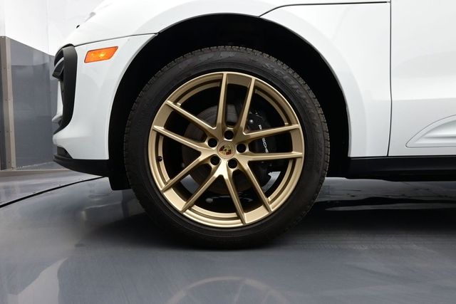 2025 Porsche Macan Base - Photo 6
