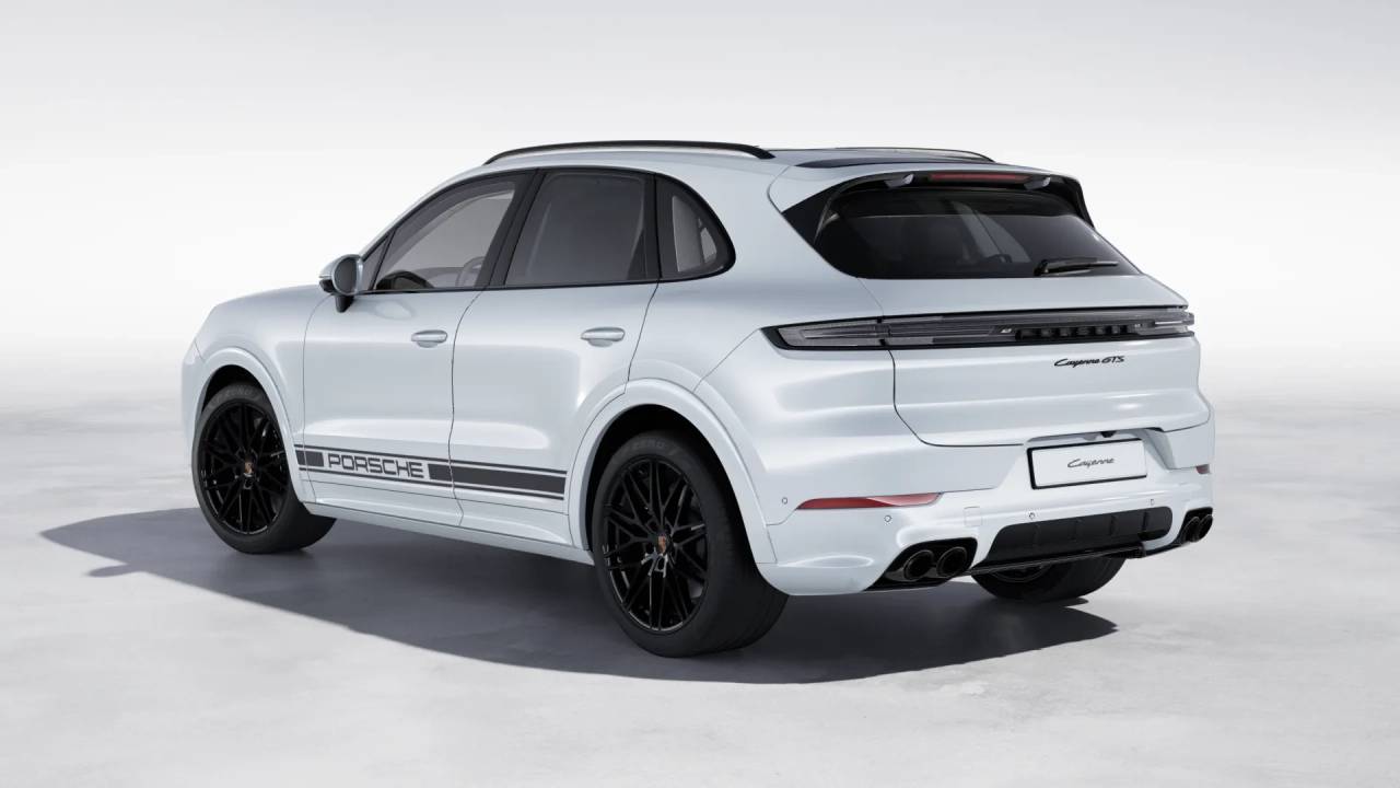 2026 Porsche Cayenne GTS photo 3