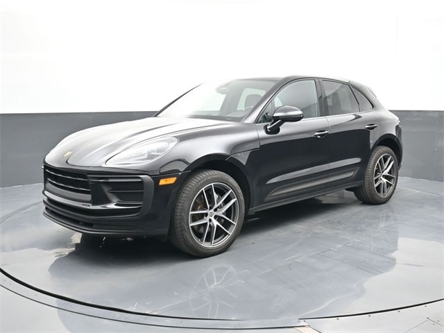 2022 Porsche Macan Base's photo