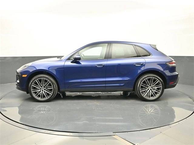 2026 Porsche Macan T photo 2