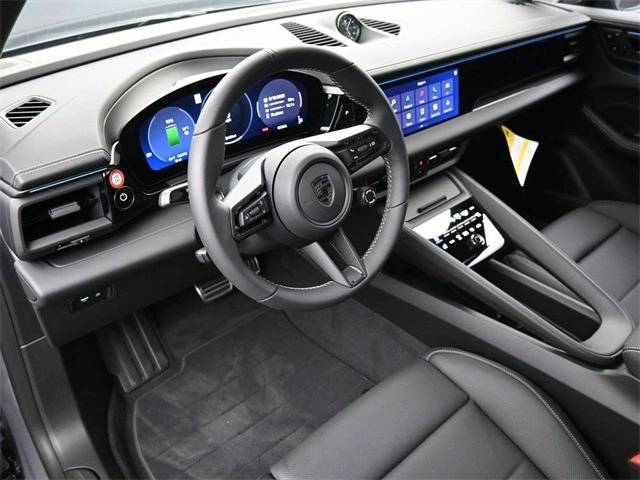 2025 Porsche Macan Electric Turbo photo 4