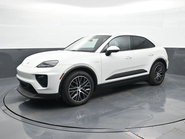 2025 Porsche Macan Macan Electric's photo