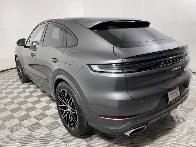 2025 Porsche Cayenne E-Hybrid Coupe photo 3