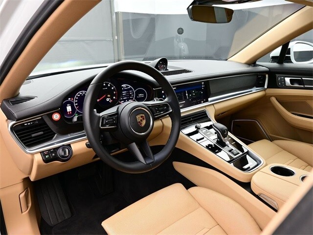 2023 Porsche Panamera 4 Platinum photo 4