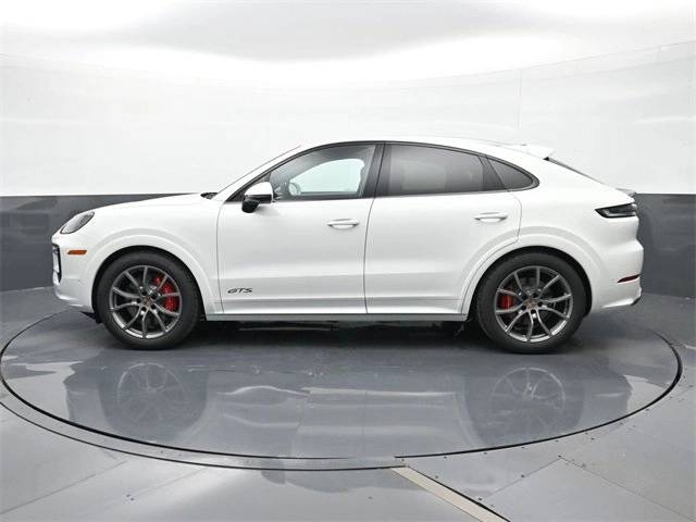 2025 Porsche Cayenne Coupe GTS photo 2