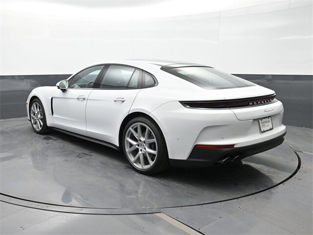 2024 Porsche Panamera 4 photo 3