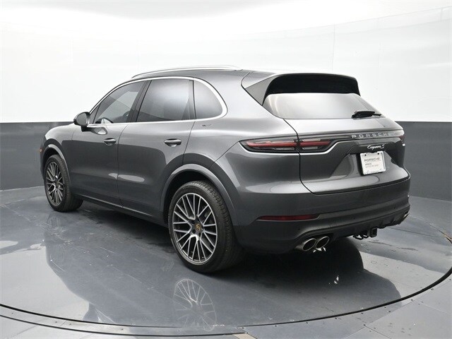 2023 Porsche Cayenne S photo 3