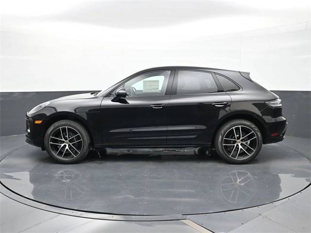2026 Porsche Macan T photo 2