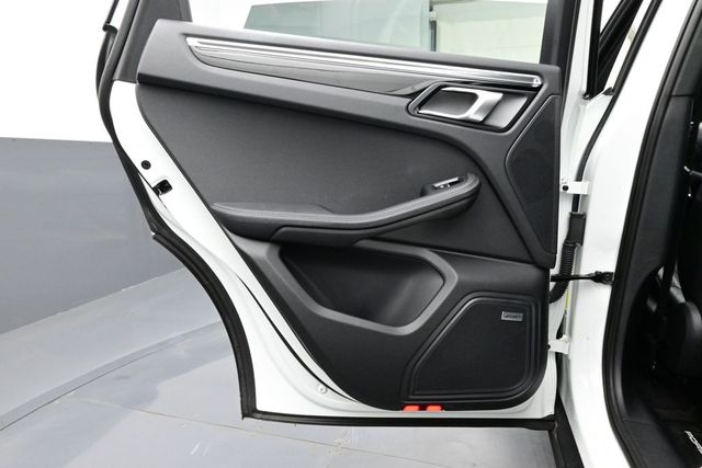 2025 Porsche Macan Base - Photo 13