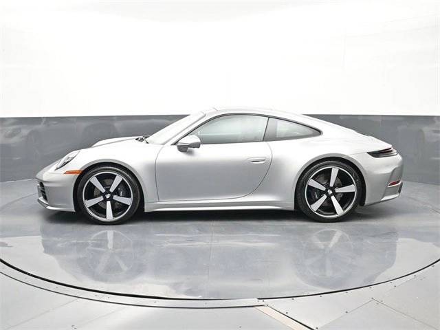 2026 Porsche 911 T photo 2