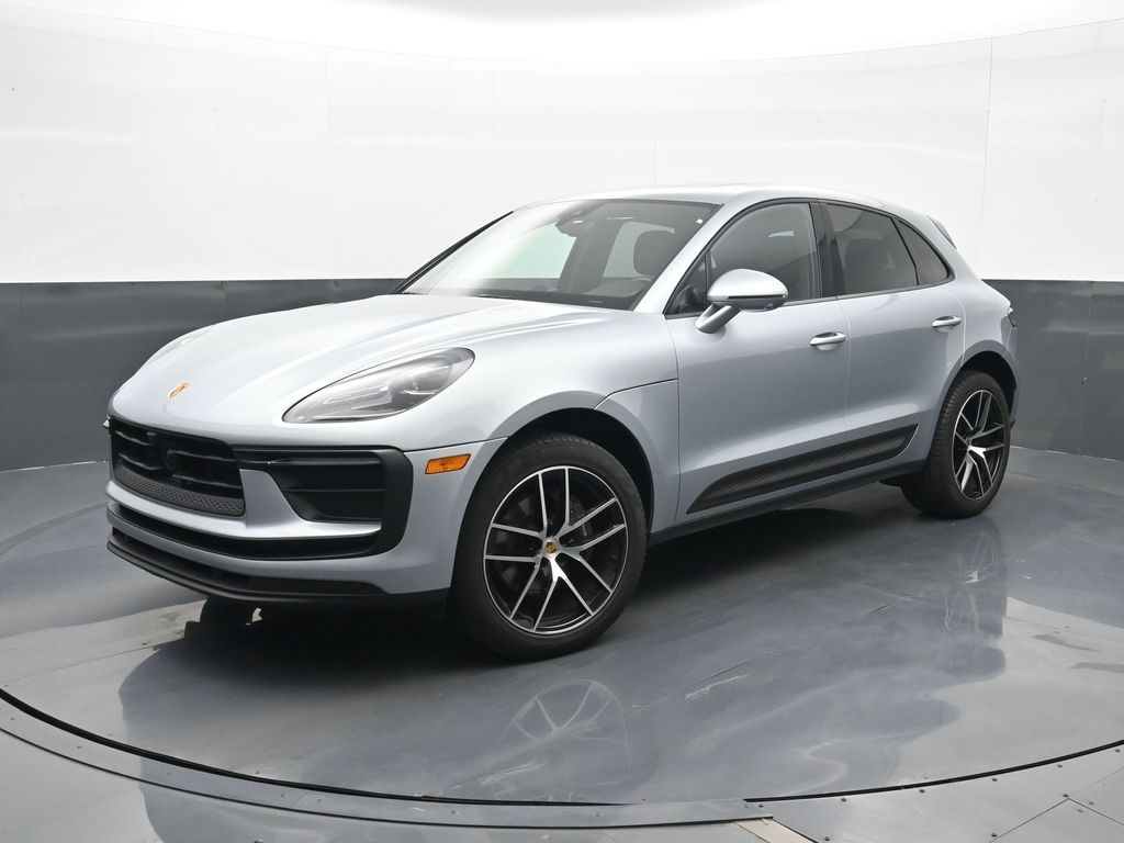2023 Porsche Macan Base