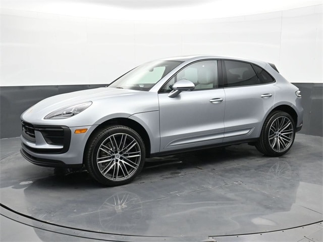 2025 Porsche Macan T