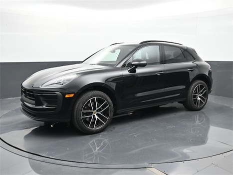 2025 Porsche Macan SUV