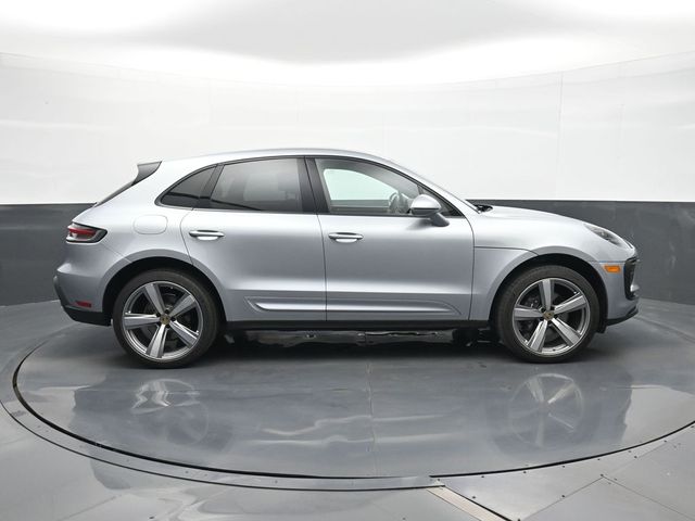 2025 Porsche Macan Base - Photo 24