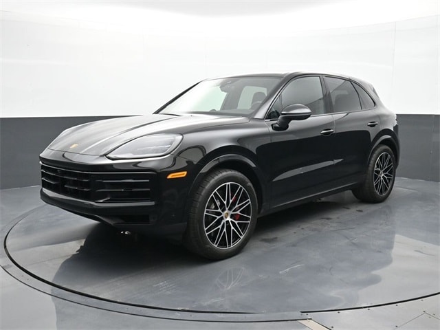 2024 Porsche Cayenne S's photo