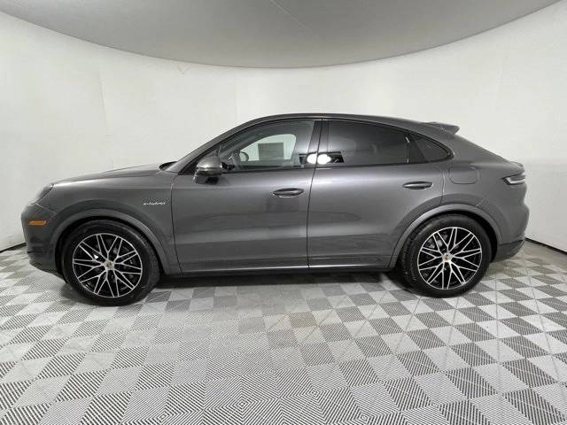 2025 Porsche Cayenne E-Hybrid Coupe photo 2