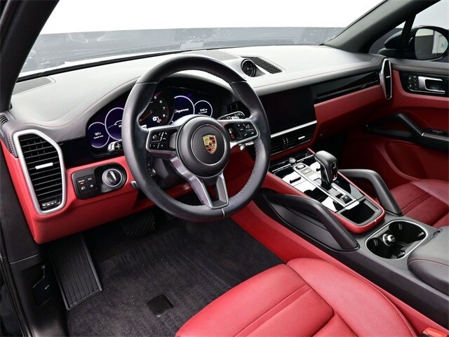 2023 Porsche Cayenne Platinum Edition photo 4
