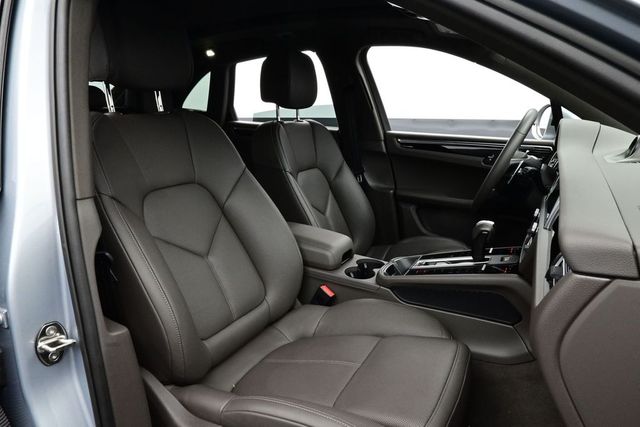 2025 Porsche Macan Base - Photo 18