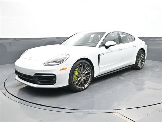 2023 Porsche Panamera 4 E-Hybrid's photo